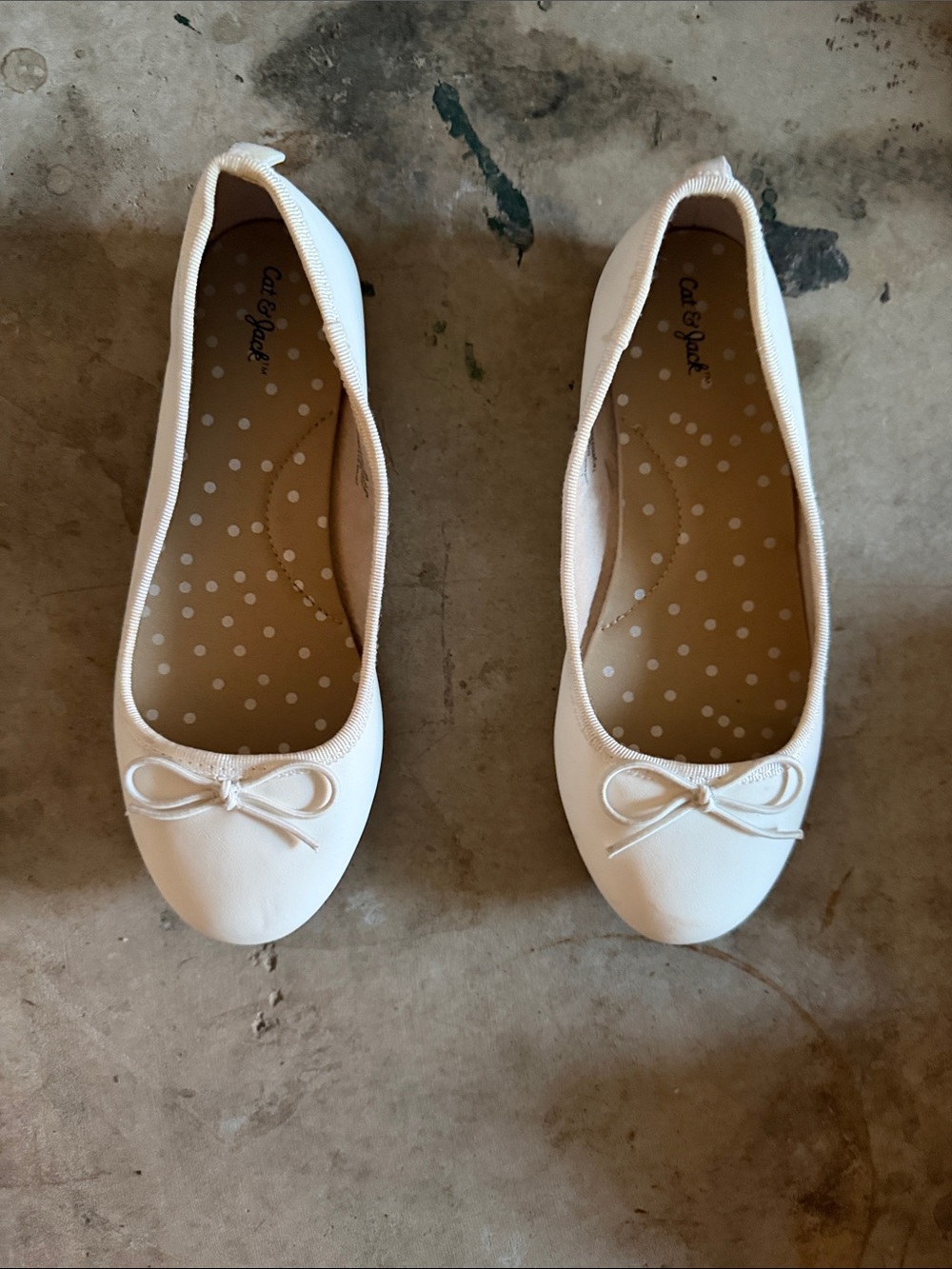 Cat & Jack White Girls' Bow Ballet Flats
